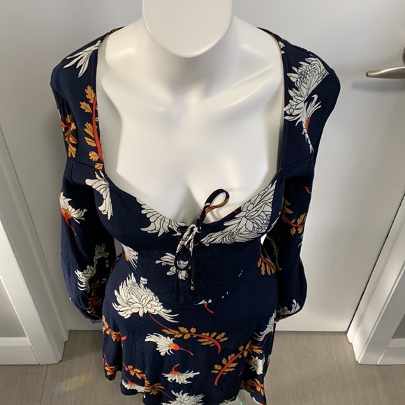 CUPCAKE AND CASHMERE long sleeve short dress - Picture 6 of 12